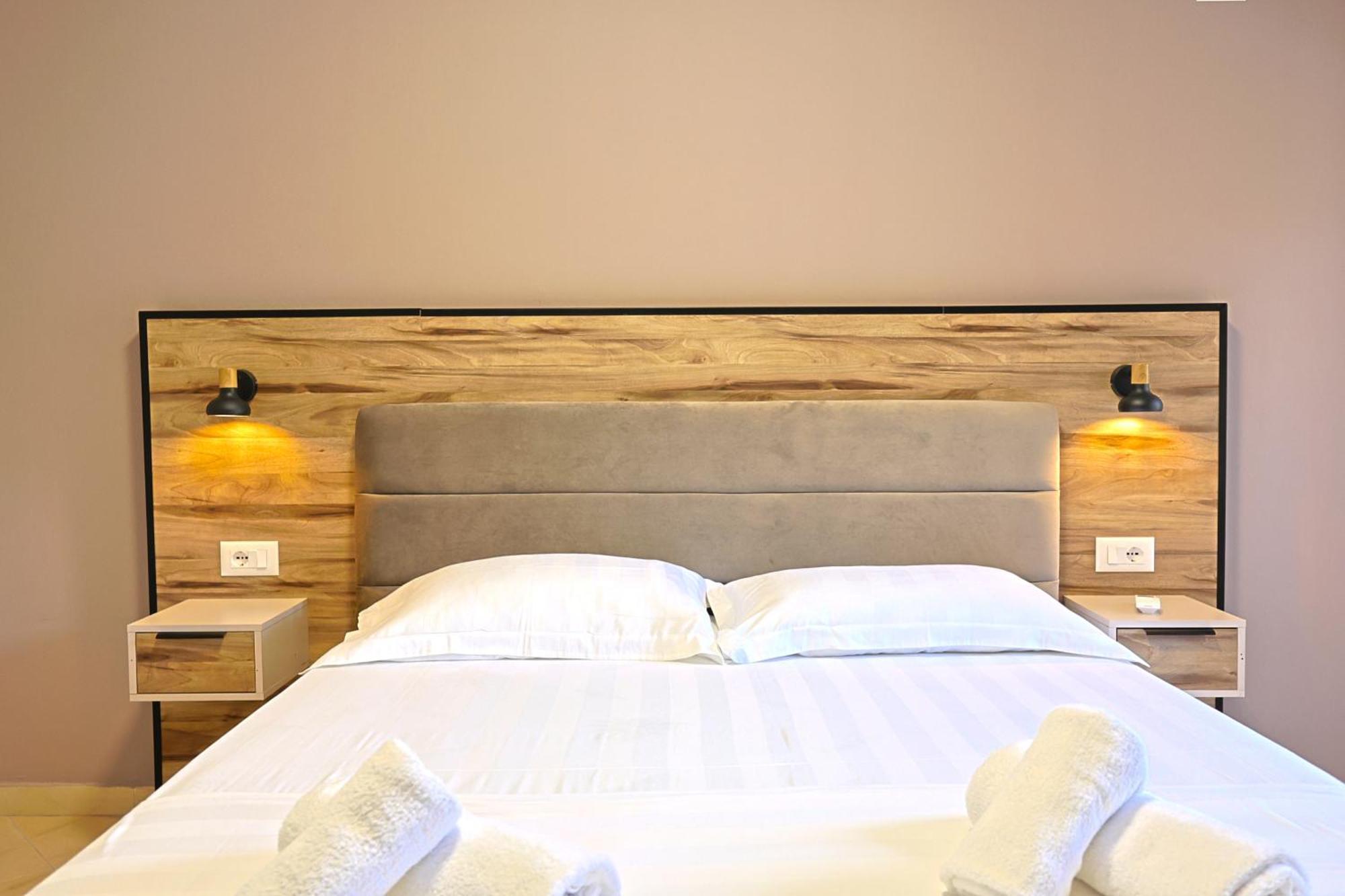 Aparthotel Eda Durres Bagian luar foto
